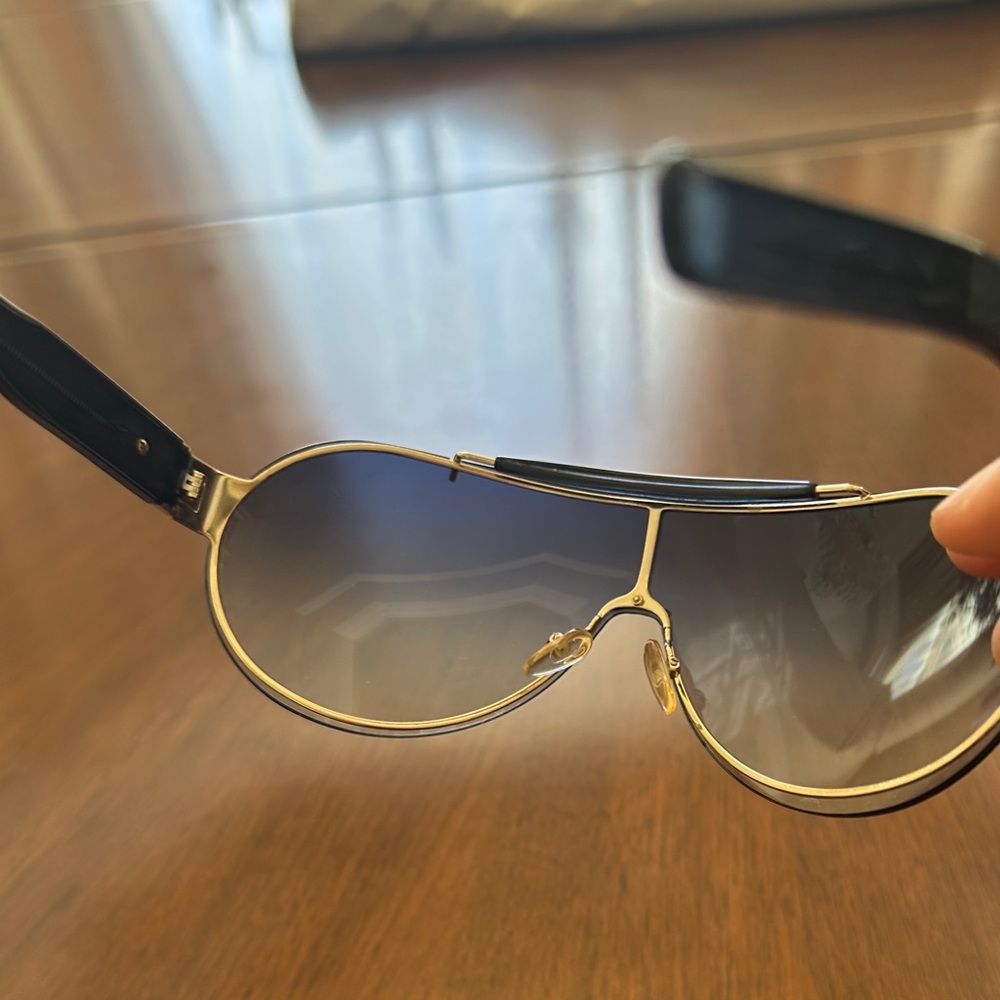 Gucci Gold Frame Shield Sunglasses – Gradient Lens, Oversized Designer Shades - Picture 11 of 16